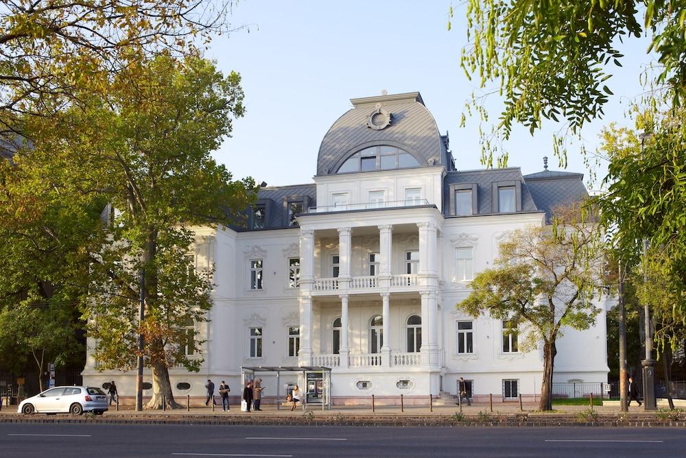 Mirage Medic Hotel Budapest Bagian luar foto