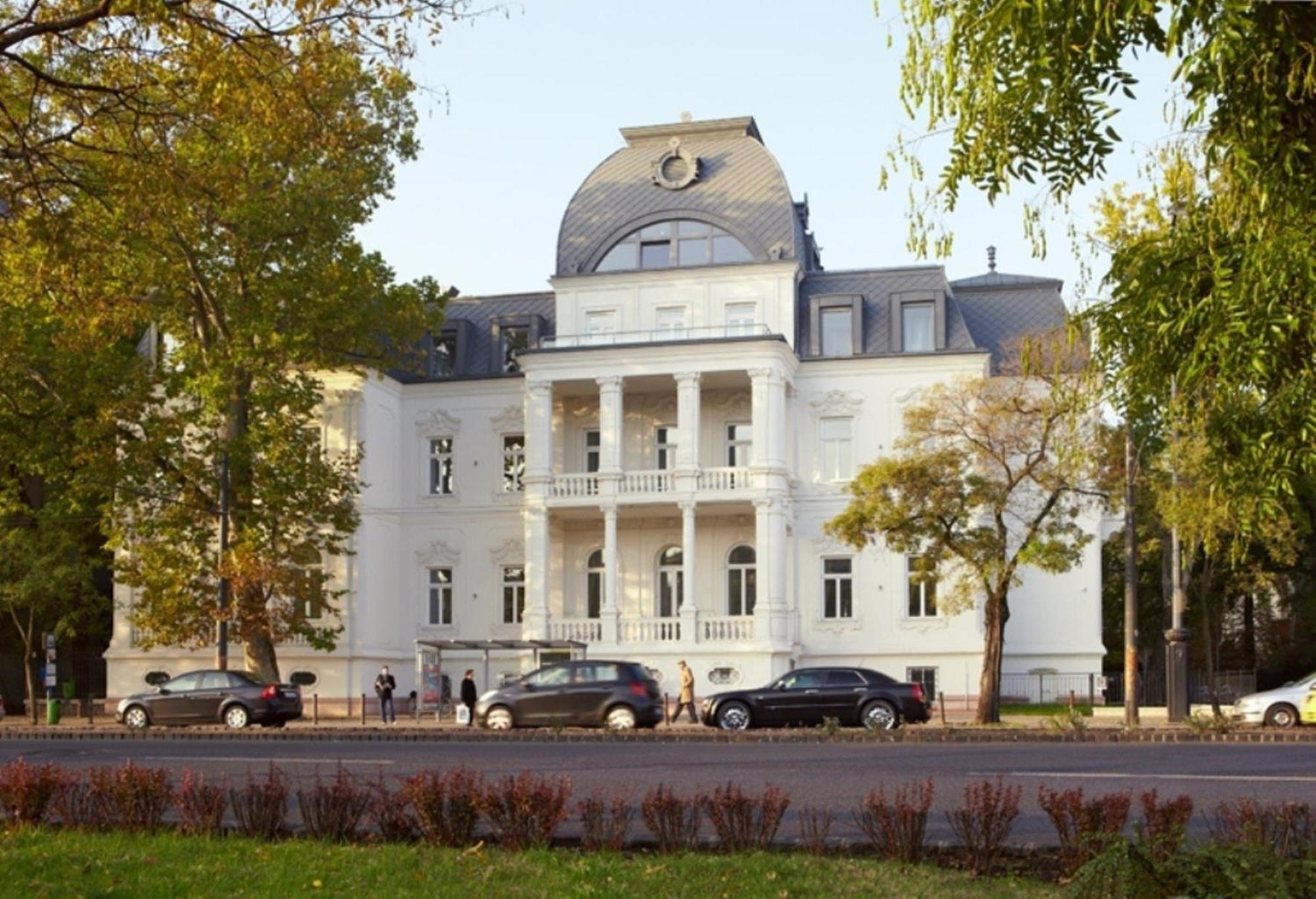 Mirage Medic Hotel Budapest Bagian luar foto