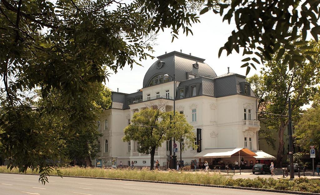 Mirage Medic Hotel Budapest Bagian luar foto